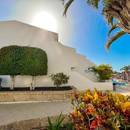 Апартаменти Malibu Ocean Sunset
